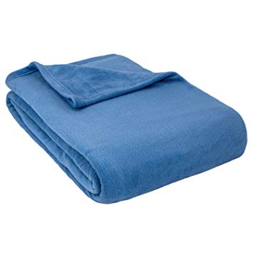 Amazon com cozy fleece. Blanket clipart comforter