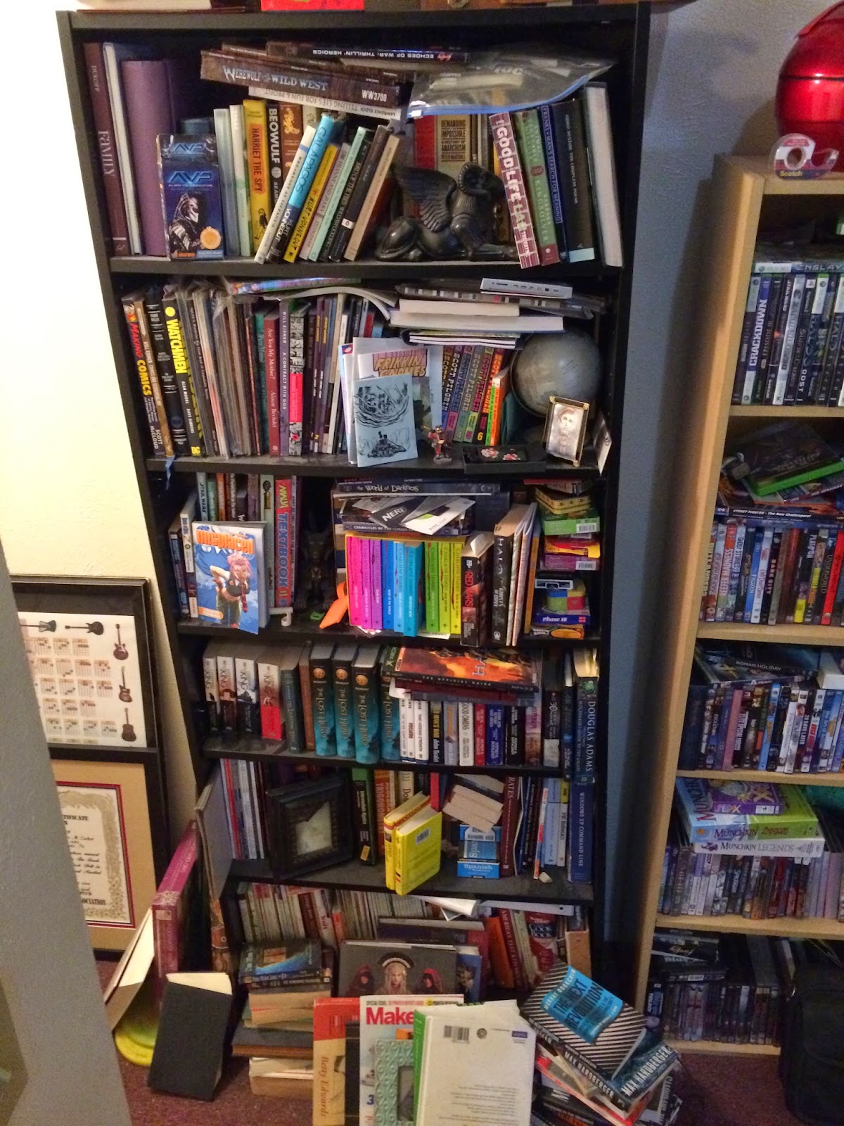 bookshelf clipart messy
