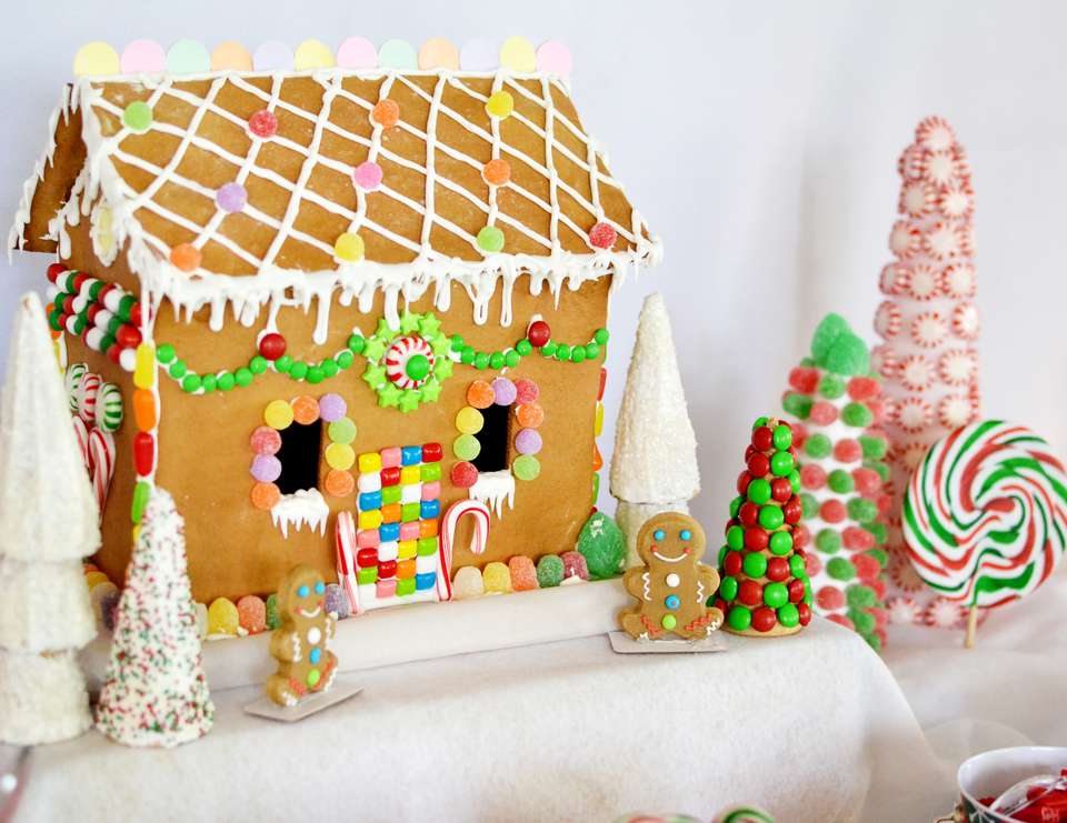 Candyland clipart gingerbread house. Party ideas catch my