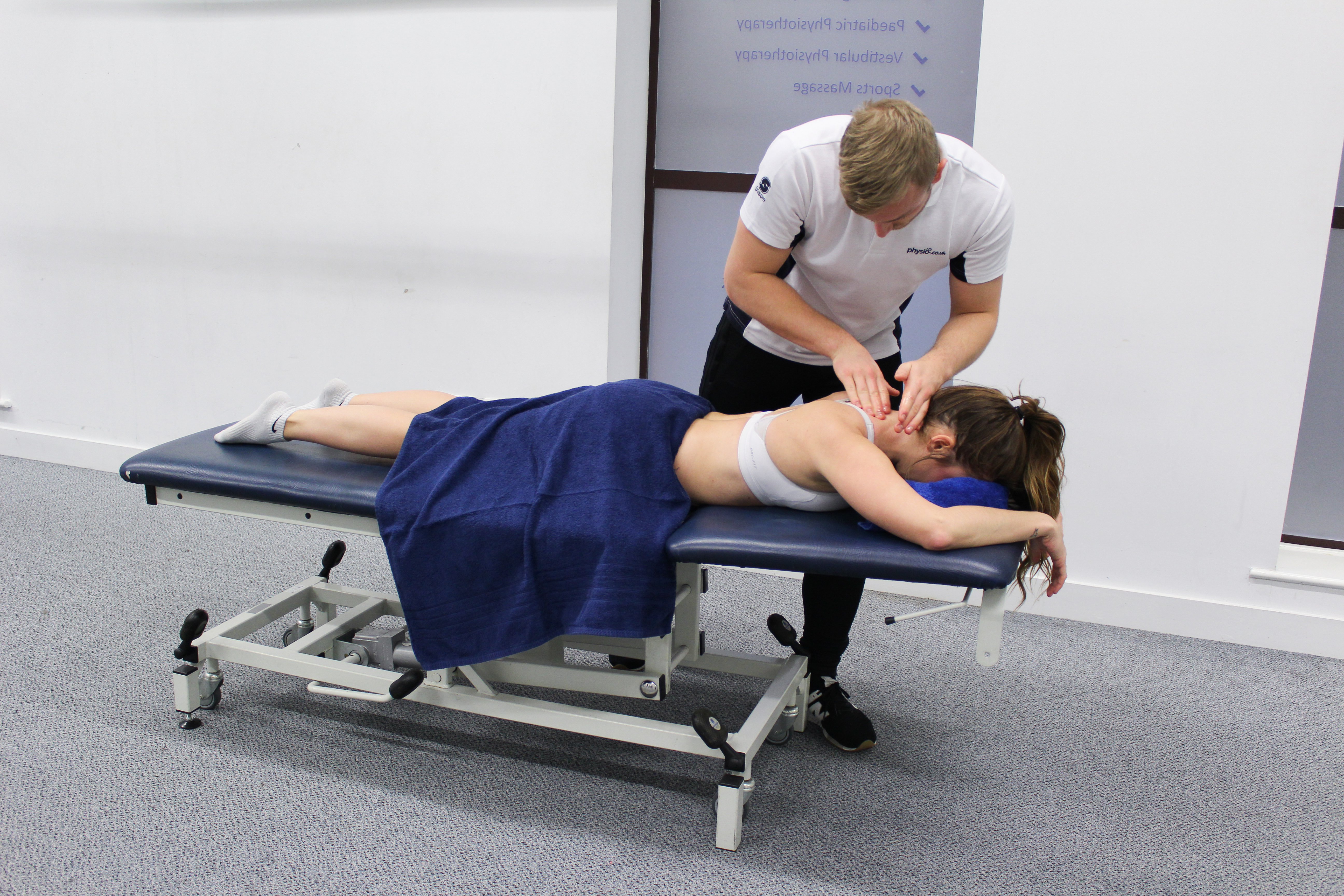 massage clipart athletic therapist