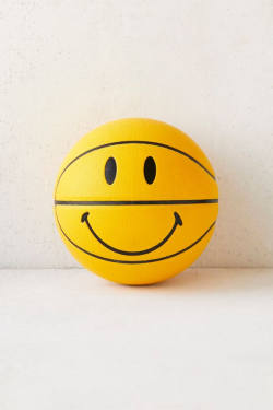 Chinatown Market X Smiley UO Exclusive Smiley Basketball