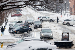 A foot of snow or a heavy rain? Meteorologist explains why ...