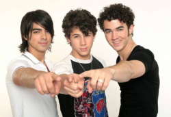 Free The Jonas Brothers Clipart and Disney Animated Gifs - Disney ...