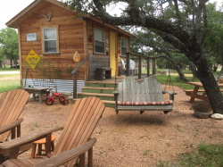 Living Large Reveals: A Texas Bunkhouse is a Great Guesthouse ...