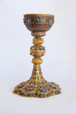 ARMENIAN SOLID GOLD CHALICE WITH PRECIOUS STONES This gold chalice ...