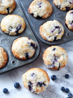 Bakery Style Blueberry Muffins for #BacktoSchoolTreats